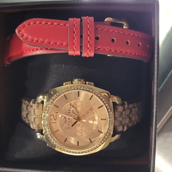 Coach ladies signature gift set. - Picture 3 of 6